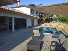 Villa 3 chambres + studio 8 pers avec piscine